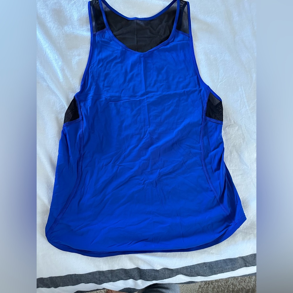 Lululemon tank size 6/8